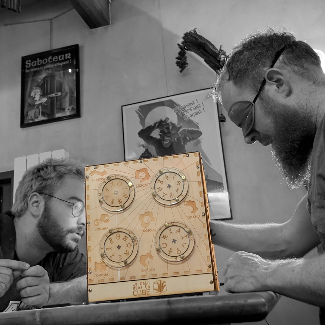photo de joueurs de La main dans le Cube